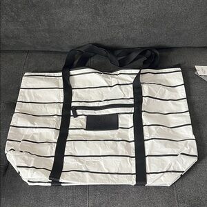 NWT ALOHA Collection Pinstripe Zipper Tote black/white.